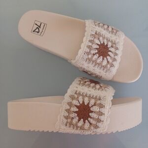 Dirty Laundry Womens Crochet Granny Square Platform Slide Sandals Cream Tan 11